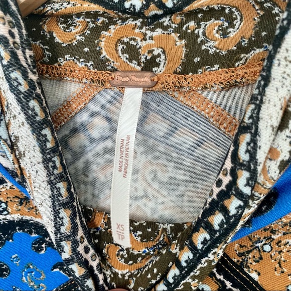 NWT FREE PEOPLE Eclipse Combo Boho Print Long Sleeve Top Size XS - Picture 6 of 8